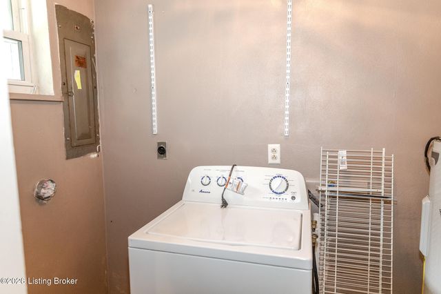 106 W 1st St, Hanover, IN 47243