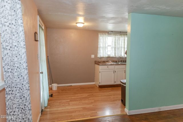 106 W 1st St, Hanover, IN 47243