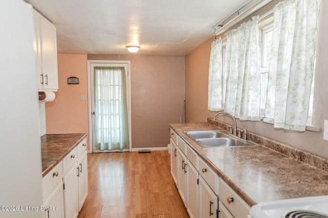 106 W 1st St, Hanover, IN 47243
