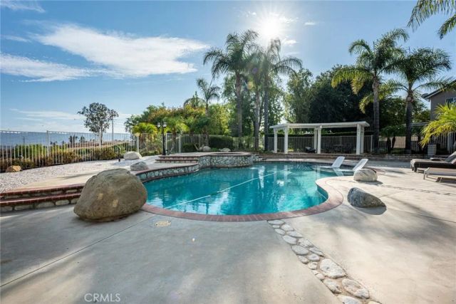 27550 Alta Knoll, Saugus, CA 91350
