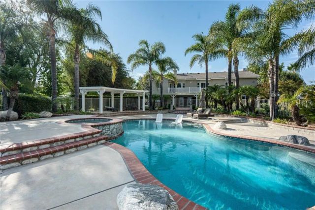 27550 Alta Knoll, Saugus, CA 91350