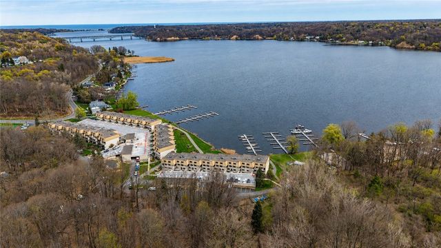 261 Bay Village Drive, Irondequoit, NY 14609