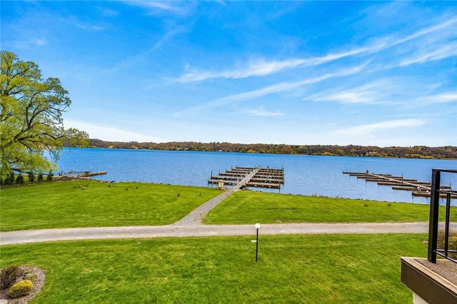 261 Bay Village Drive, Irondequoit, NY 14609