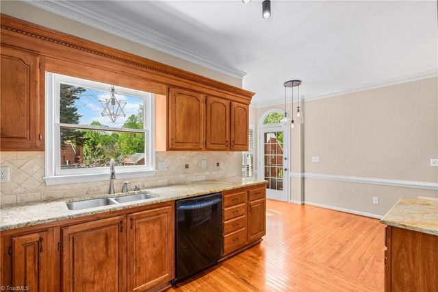 612 Rittenhouse Court, Winston-salem, NC 27104