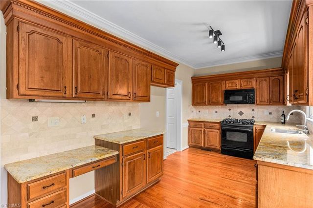 612 Rittenhouse Court, Winston-salem, NC 27104