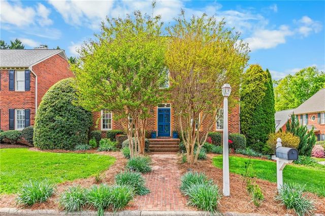 612 Rittenhouse Court, Winston-salem, NC 27104