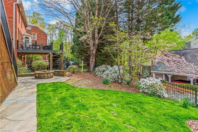 612 Rittenhouse Court, Winston-salem, NC 27104