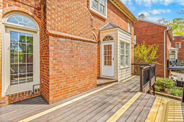 612 Rittenhouse Court, Winston-salem, NC 27104
