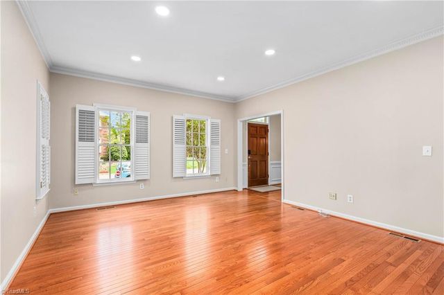 612 Rittenhouse Court, Winston-salem, NC 27104