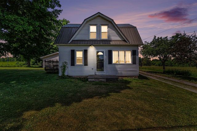 4559 S Maple Island Road, Hesperia, MI 49421