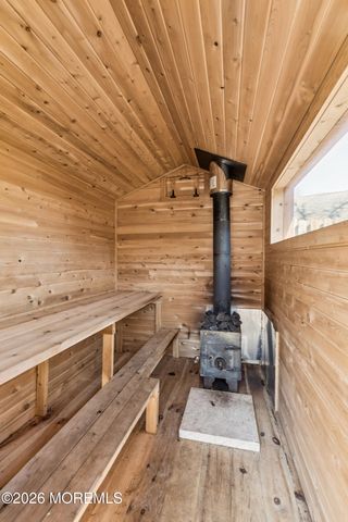 2 N Peak Street, Highlands, NJ 07732