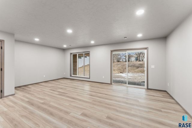 711 &713 N Dakota Ave Avenue, Dell Rapids, SD 57022