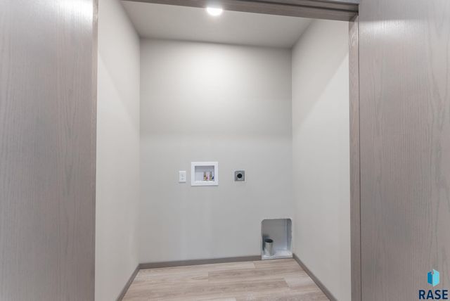 711 &713 N Dakota Ave Avenue, Dell Rapids, SD 57022