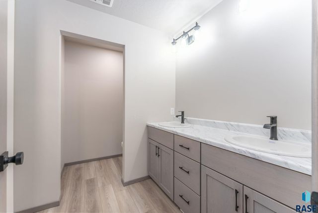 711 &713 N Dakota Ave Avenue, Dell Rapids, SD 57022