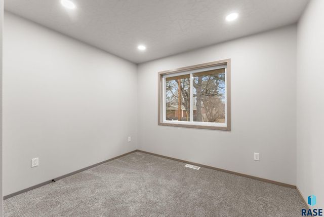 711 &713 N Dakota Ave Avenue, Dell Rapids, SD 57022