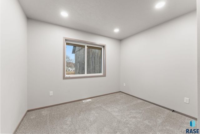 711 &713 N Dakota Ave Avenue, Dell Rapids, SD 57022