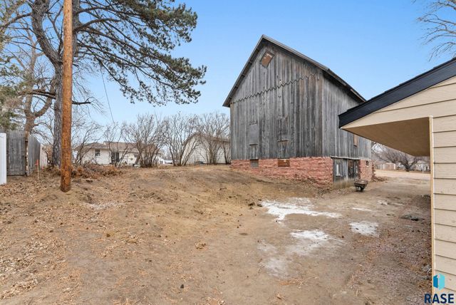 711 &713 N Dakota Ave Avenue, Dell Rapids, SD 57022