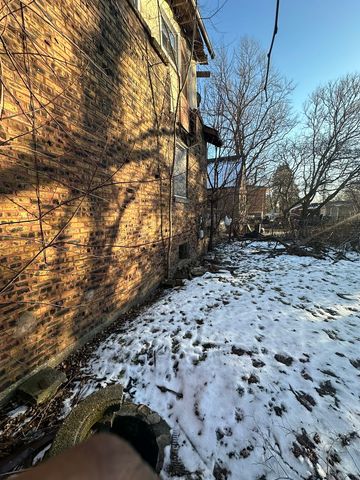 13822 S State Street, Riverdale, IL 60827