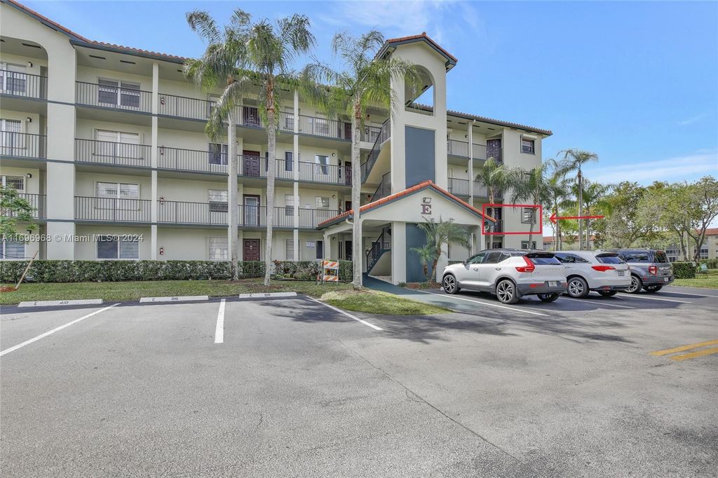 12900 SW 13th St 214E, Pembroke Pines, FL 33027