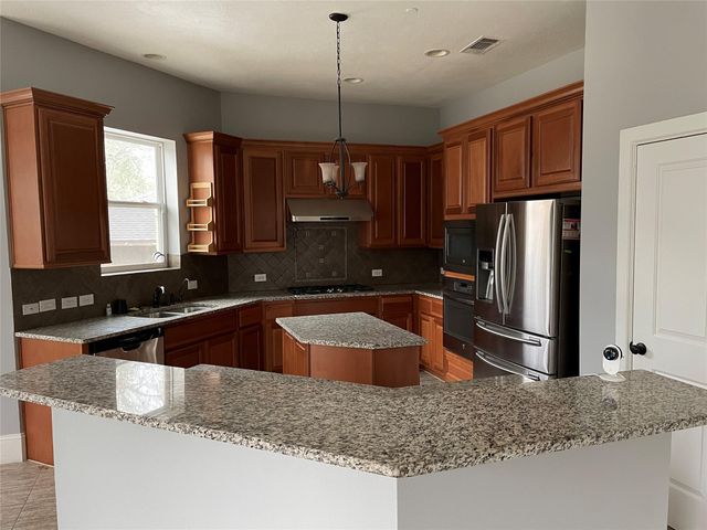 5105 Maple Street, Bellaire, TX 77401