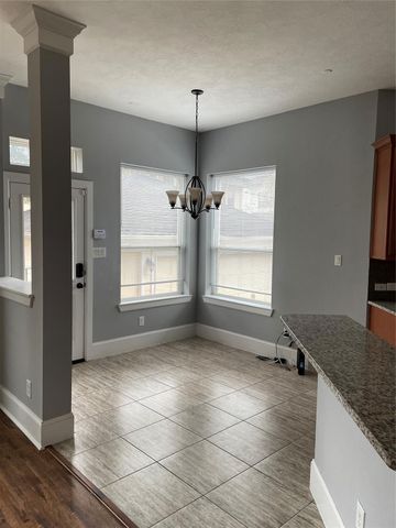 5105 Maple Street, Bellaire, TX 77401