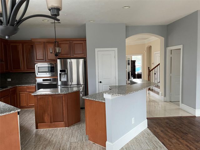 5105 Maple Street, Bellaire, TX 77401