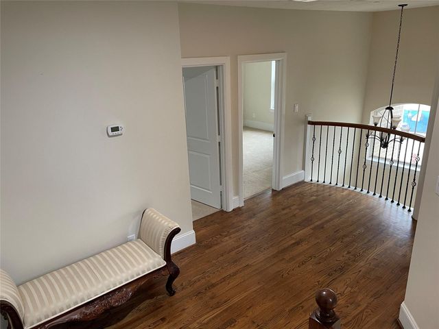 5105 Maple Street, Bellaire, TX 77401