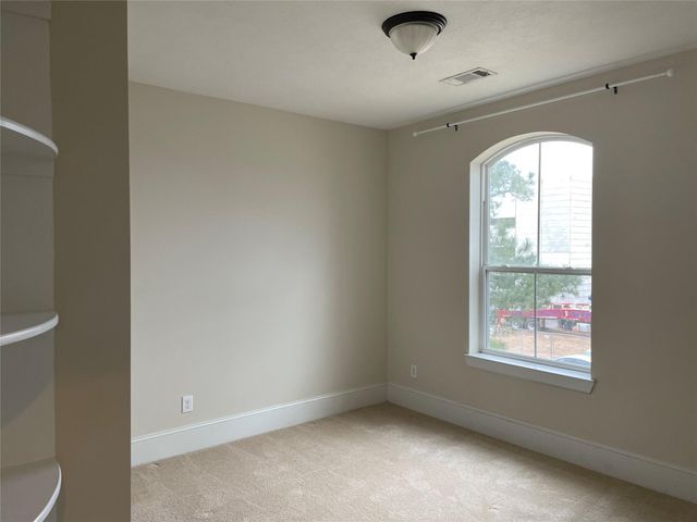 5105 Maple Street, Bellaire, TX 77401