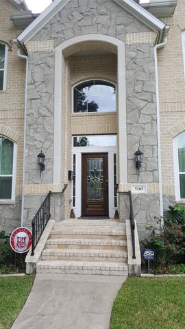 5105 Maple Street, Bellaire, TX 77401