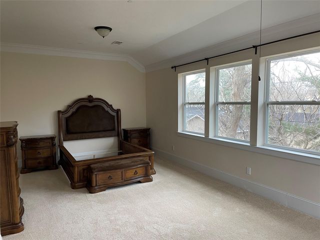 5105 Maple Street, Bellaire, TX 77401