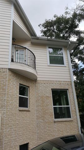 5105 Maple Street, Bellaire, TX 77401