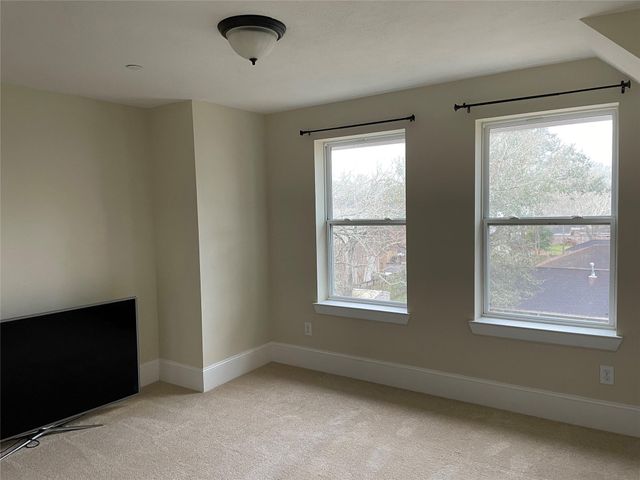 5105 Maple Street, Bellaire, TX 77401