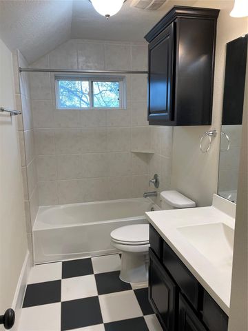 5105 Maple Street, Bellaire, TX 77401