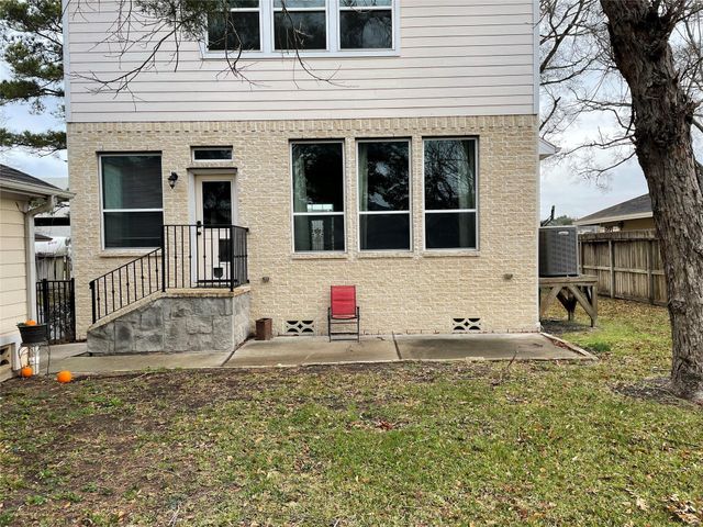 5105 Maple Street, Bellaire, TX 77401