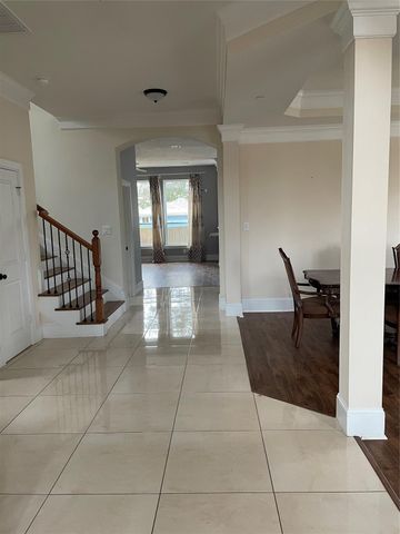 5105 Maple Street, Bellaire, TX 77401