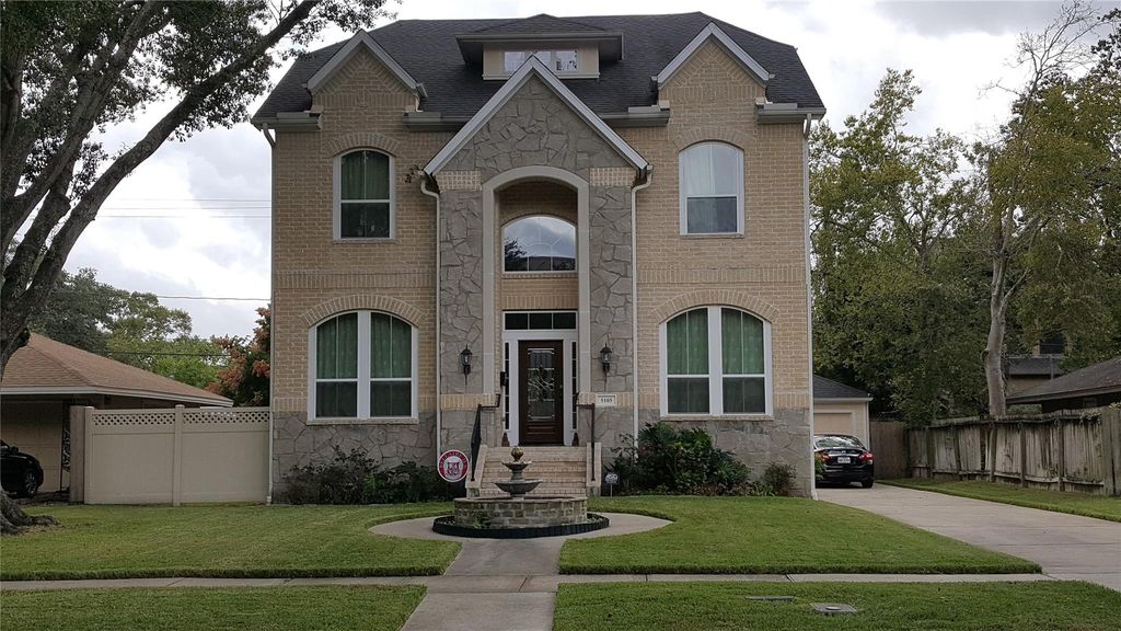 5105 Maple Street, Bellaire, TX 77401