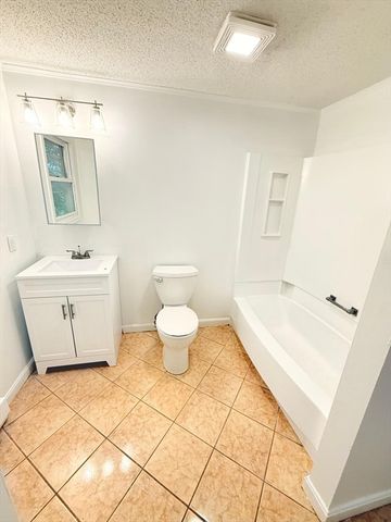 212 Fountain St A, Framingham, MA 01702