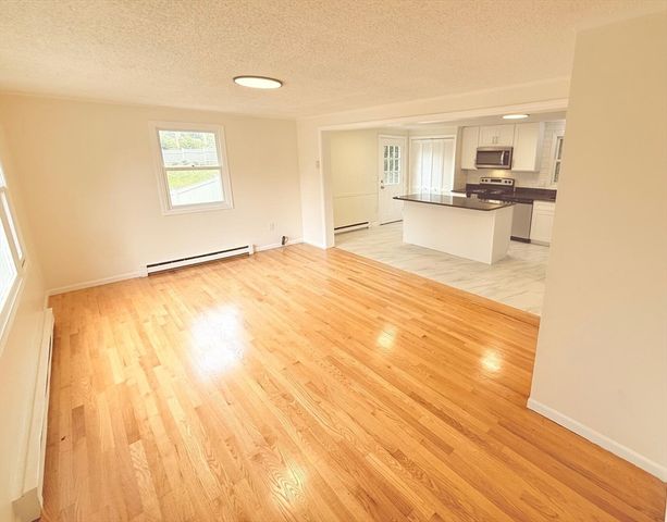 212 Fountain St A, Framingham, MA 01702