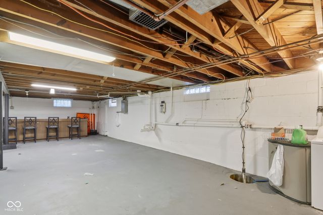 85 Woodside Avenue, Indianapolis, IN 46219