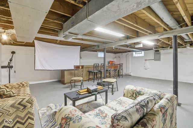 85 Woodside Avenue, Indianapolis, IN 46219