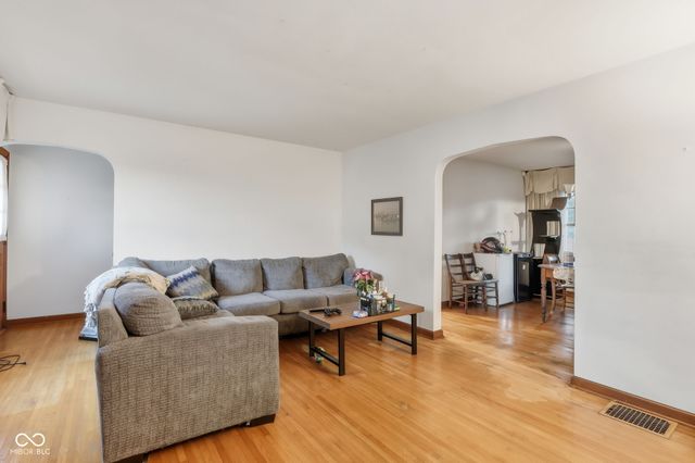 85 Woodside Avenue, Indianapolis, IN 46219