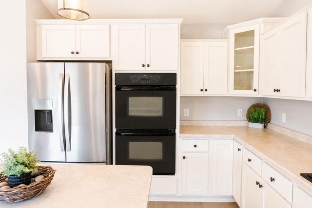 4801 N BENVIEW COURT, Appleton, WI 54913