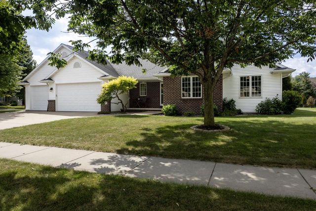 4801 N BENVIEW COURT, Appleton, WI 54913