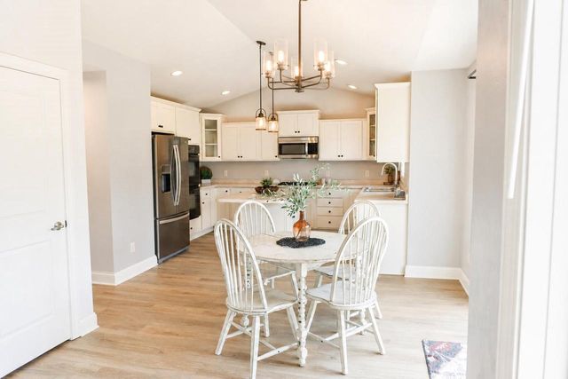 4801 N BENVIEW COURT, Appleton, WI 54913