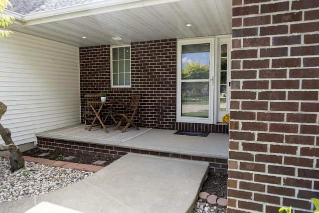 4801 N BENVIEW COURT, Appleton, WI 54913