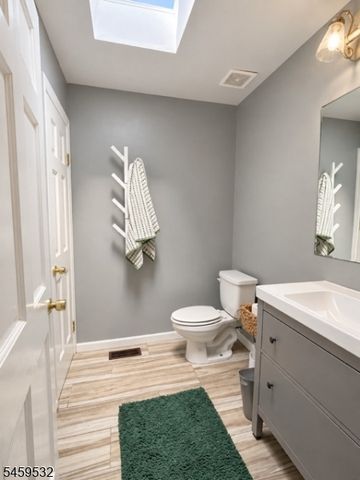 18 Foundry Rd, Hope Twp., NJ 07825