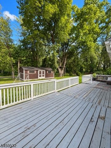 18 Foundry Rd, Hope Twp., NJ 07825