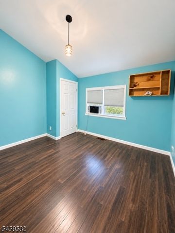 18 Foundry Rd, Hope Twp., NJ 07825