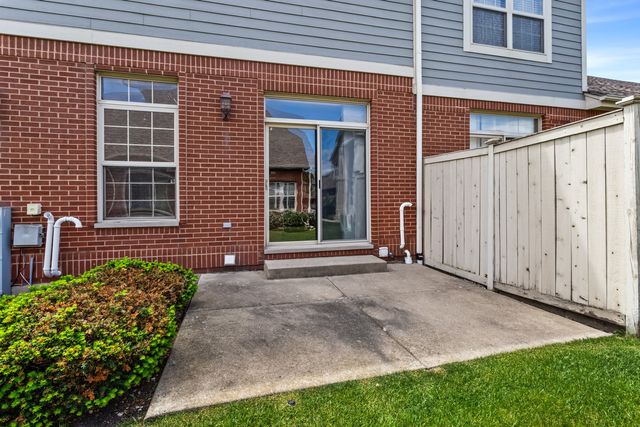 4406 Lainie Circle, Glenview, IL 60026