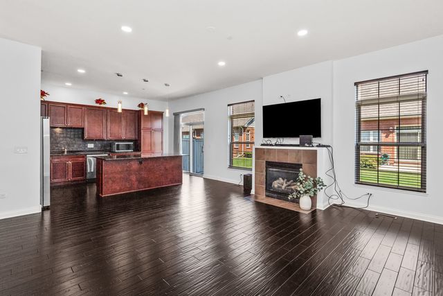 4406 Lainie Circle, Glenview, IL 60026